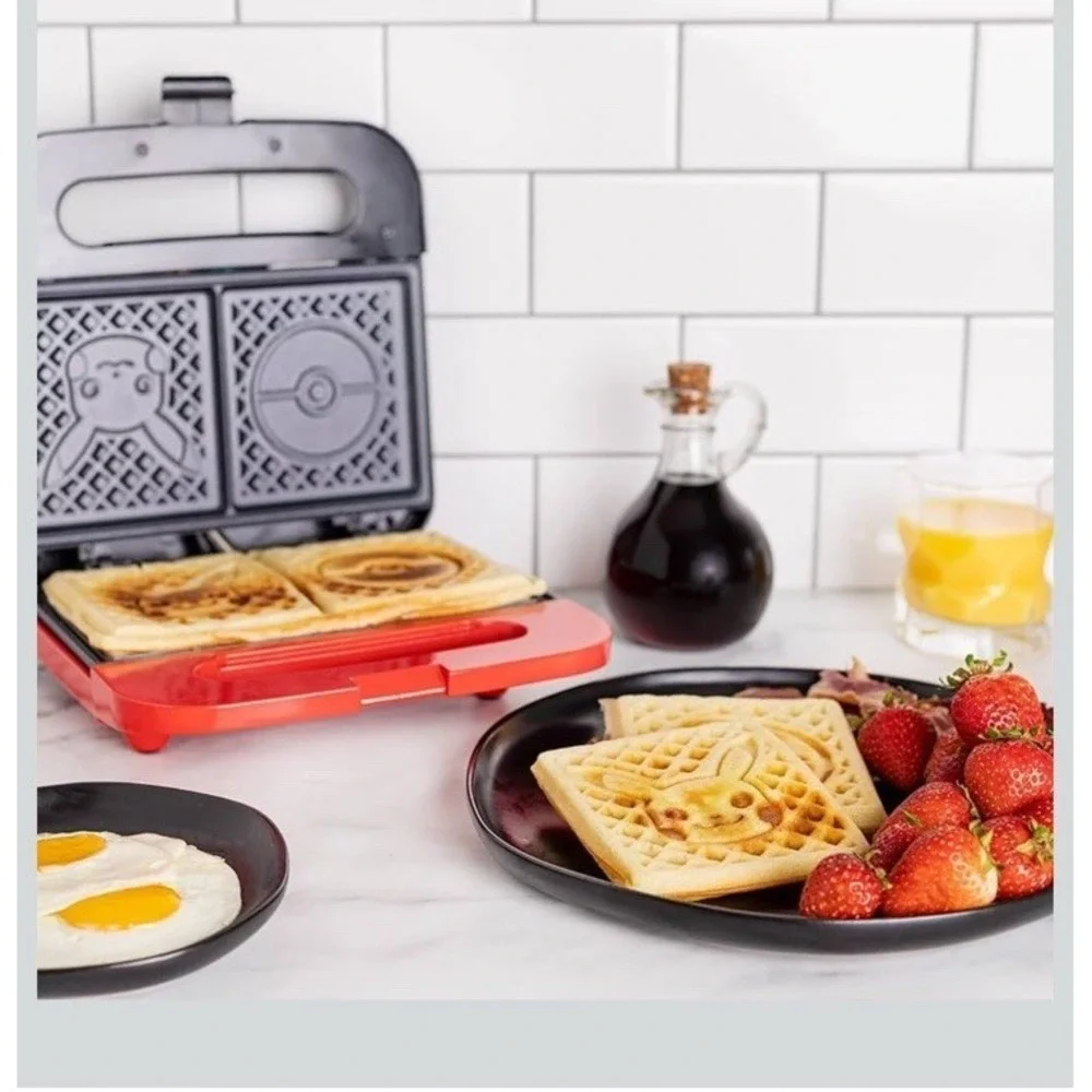Uncanny Brands Pokemon Pikachu‎ Waffle Maker
